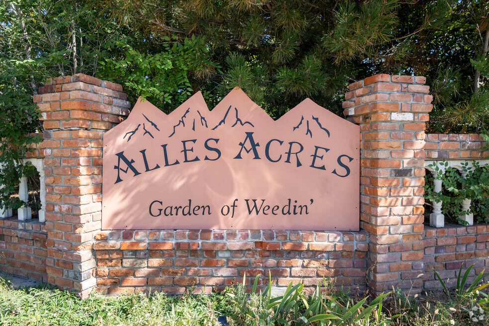 Alles Acres
