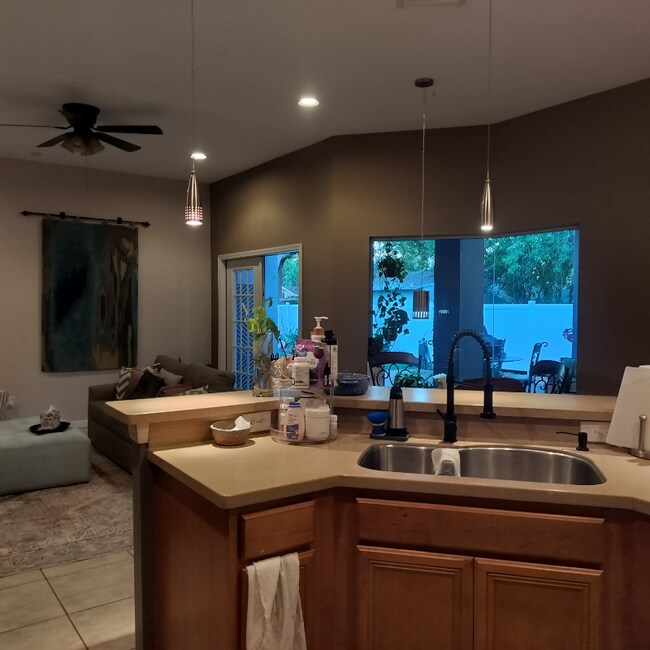 12408 N Ola Ave unit 3, Tampa, FL 33612 - photo 5