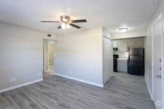 330 Waymore Dr, El Paso, TX 79902