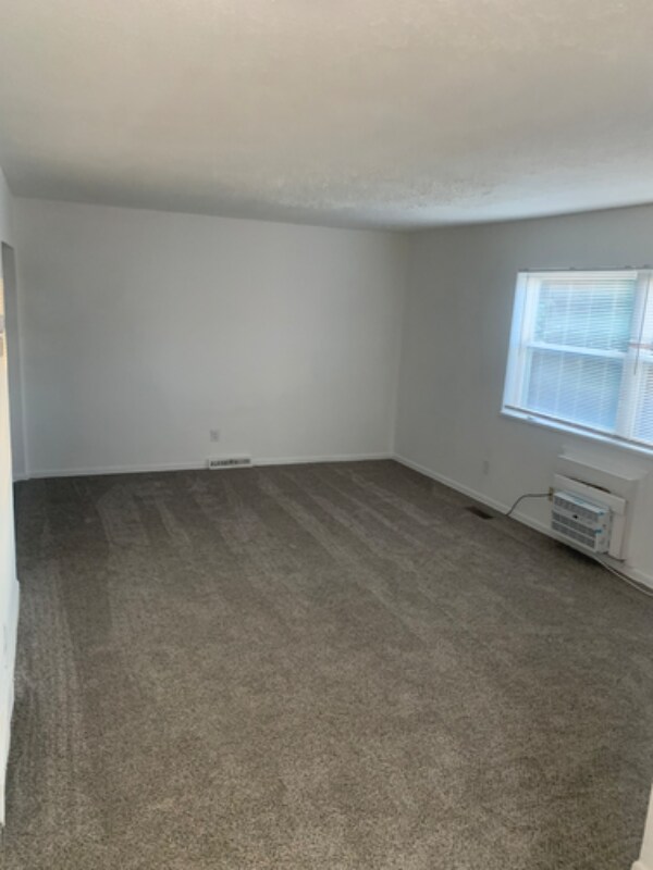 33170 Aurora Rd unit 9, Solon, OH 44139 - photo 5