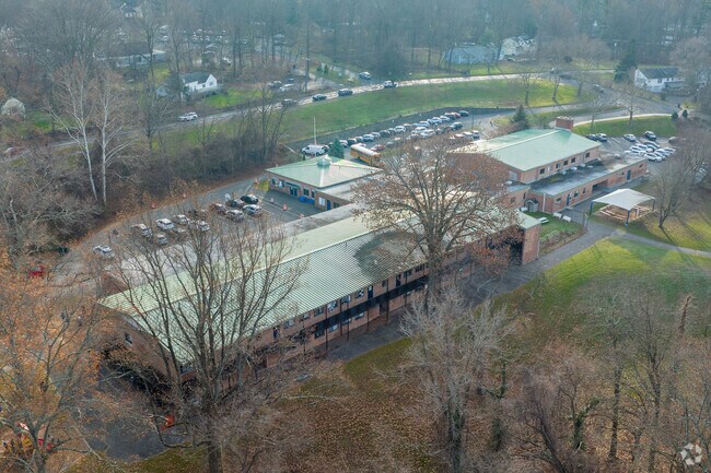 Wolfpit School has a large campus for it's students.