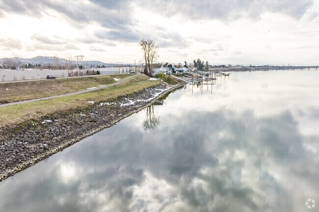 Follow the trail and bike along the Columbia River in Argay.