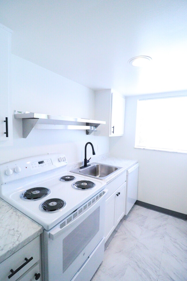 2323 Beechmont Ave, Cincinnati, OH 45230 - photo 3