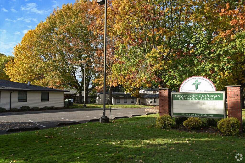 Forest Hills Lutheran Christian School provides education in
Outlying Washington County.