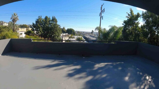 939 Palm Ave unit 401, West Hollywood, CA 90069 - photo 6