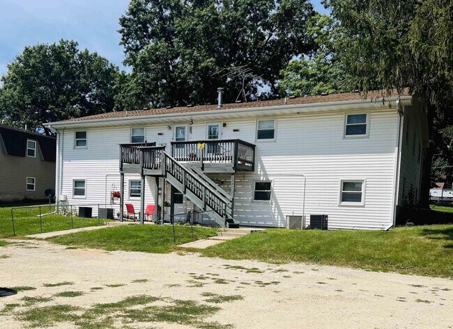 502 N Johnson St unit 1, Parkersburg, IA 50665 - photo 5