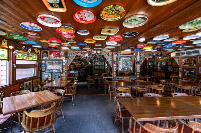 Double Musky is another great option for delicious food in Alyeska.