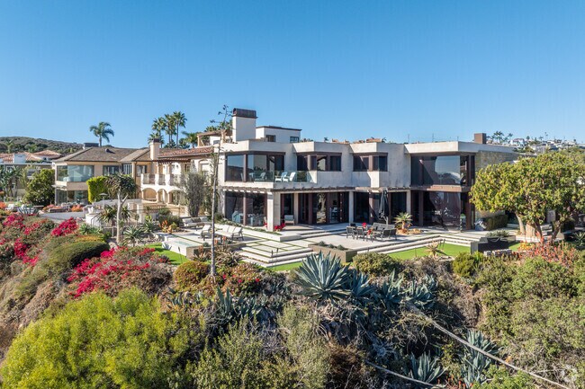 The highest priced homes in Dana Point are large houses that sit on the cliffs or coastline.