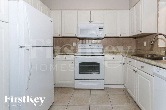 584 Riverside Dr, Palm Beach Gardens, FL 33410 - photo 6