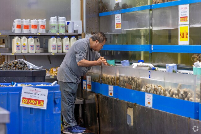 At The Lucky Seafood Supermarket in Koreatown you can take your pick of the litter.