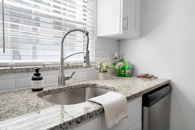 BC Tampa, Tampa, FL 33609 - photo 4