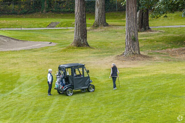 The Glen Acres Golf Course has plenty of space to practice for Beverly Park residents.