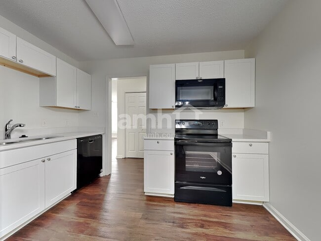 145 Parkview Rd, Savannah, GA 31419 - photo 3