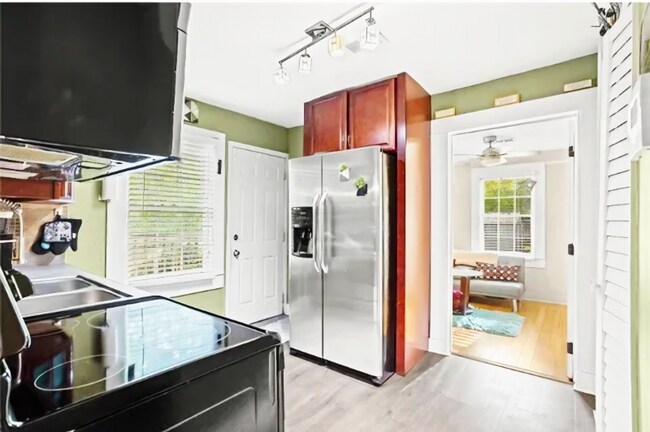 953 Garibaldi St SW, Atlanta, GA 30310 - photo 6