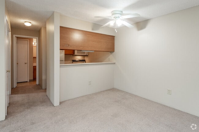 Evergreen Terrace, Des Moines, IA 50320 - photo 6