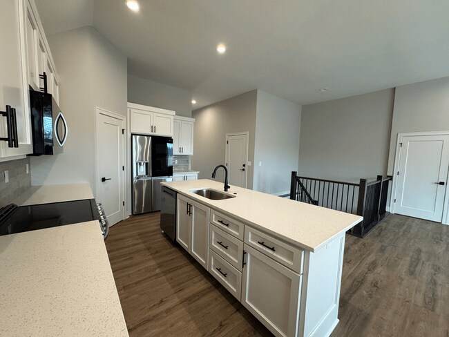 1342 SW Winthrop Dr, Lee's Summit, MO 64081 - photo 7