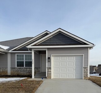 3814 NW 93rd St, Kansas City, MO 64154