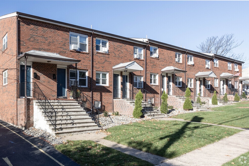 227 S 7th Ave, Highland Park, NJ 08904 - photo 1