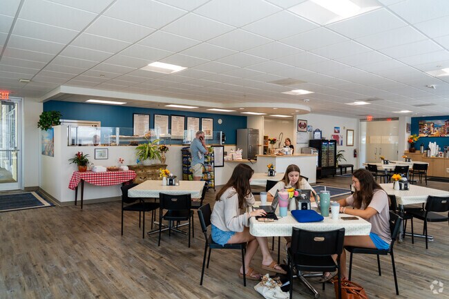 Wade Café is a popular spot for breakfast with friends.