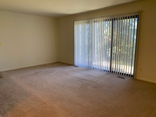Hickory Square Apartments, Imlay City, MI 48444 - photo 4
