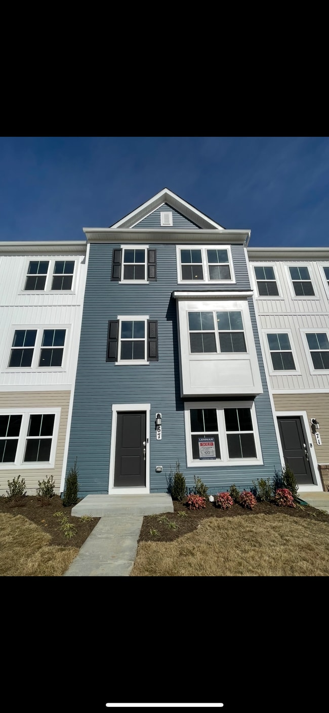 67 Short Branch Dr, Ranson, WV 25438