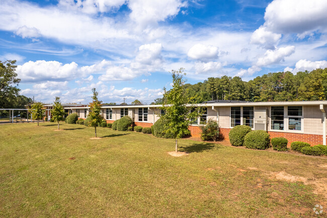 Crescent Road Elementary serves around 400 students daily in Griffin Georgia.