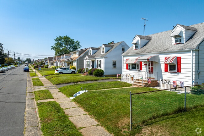 In the heart of NJ's Raritan Valley, Manville is an oasis of culture, cuisine, and convenience.