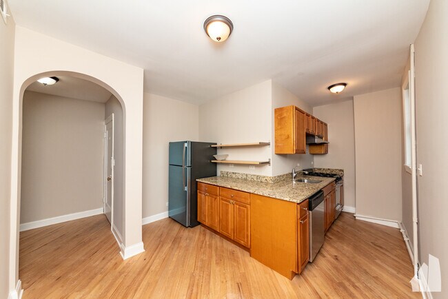 894 Green Bay Rd unit 894B-05, Winnetka, IL 60093 - photo 4