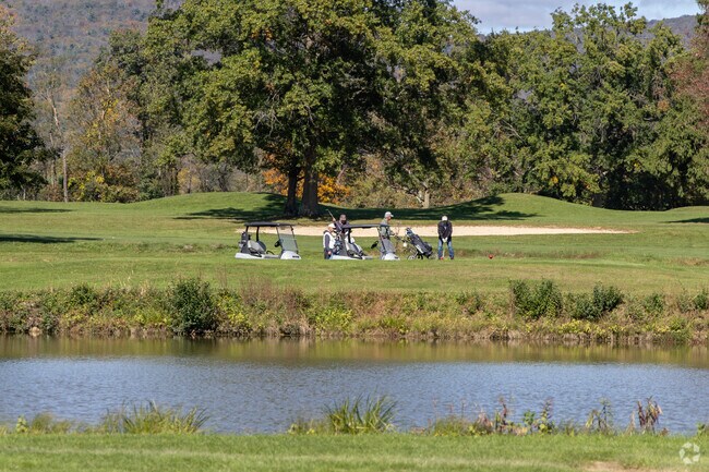 You can shoot a round at the White Deer Golf Complex in Clinton.
