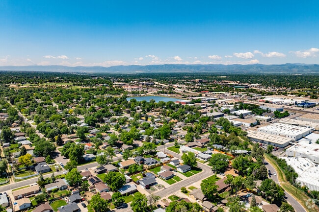 Jason Park is a residential enclave near major highways as well as the vibrant South Broadway area.