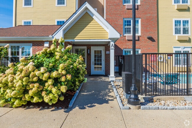 Residences at International Place, Tewksbury, MA 01876 - photo 5