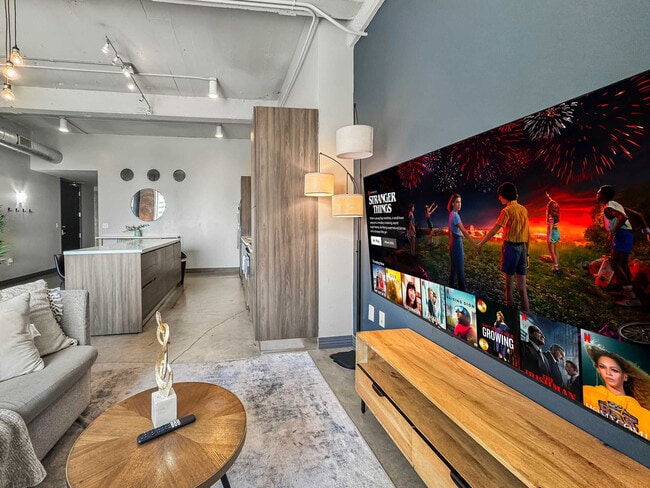 555 Evergreen St unit ID1294681P, Dallas, TX 75201 - photo 2