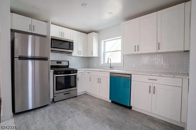 83 Sheridan St unit 2, Irvington, NJ 07111 - photo 6