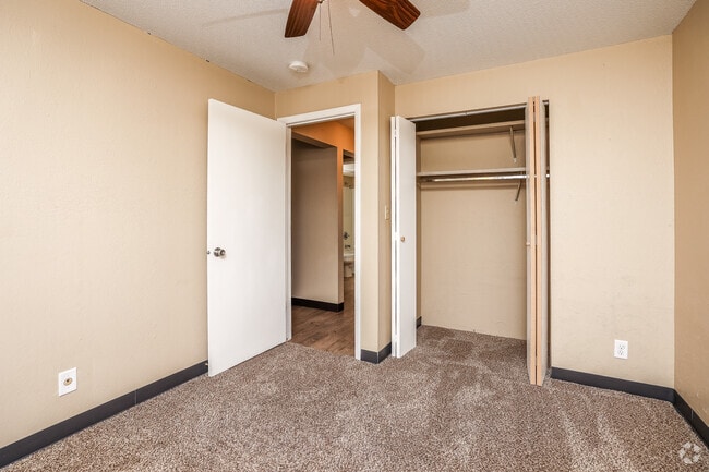 The Malory Apartments, Cedar Rapids, IA 52405 - photo 5