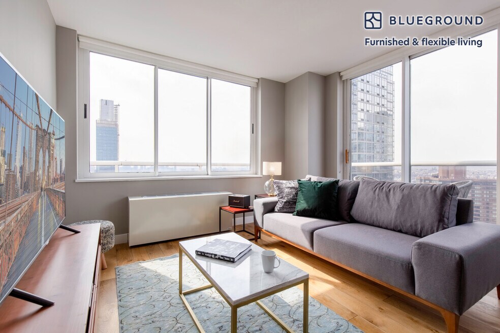 560 W 43rd St unit FL44-ID250, New York, NY 10036 - photo 1