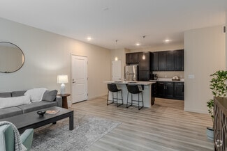 673 SW Halsey Loop, Troutdale, OR 97060