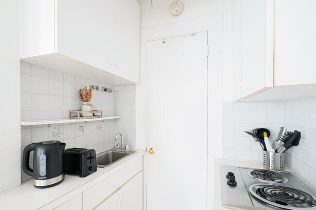 465 6th Ave unit FL4-ID1021913P, New York, NY 10011 - photo 6