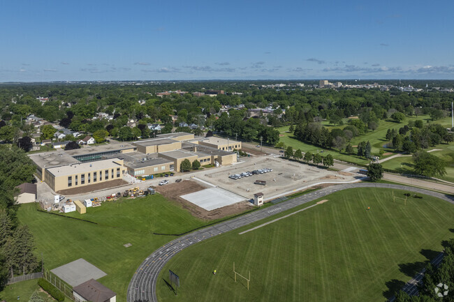 James Madison Middle School received a C+ rating from Niche.com.