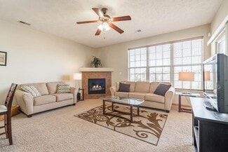 8450 Hollynn Ln, Lincoln, NE 68512