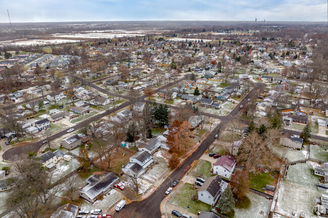 Lake Forest is a commuinity of well-maintained family homes in Ft. Wayne.