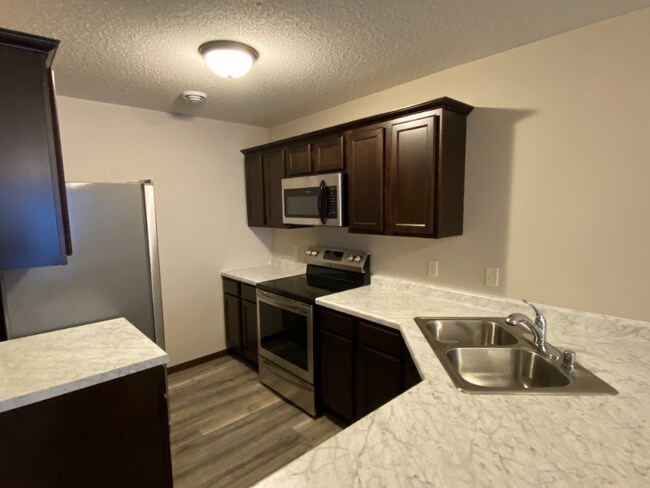 2200 4th Ln SE, Cambridge, MN 55008 - photo 6