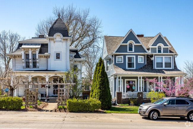 Many beautiful historic homes can be found in the center of Burlington.