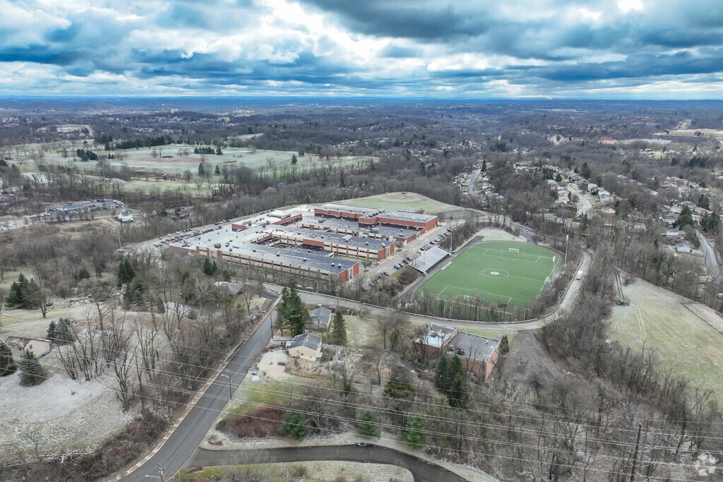Linton Middle School has 678 students.