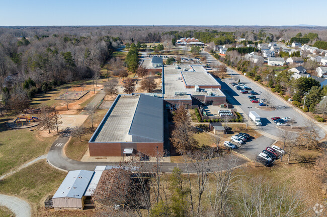 E.P. Pearce Elementary has received an overall grade of A- from Niche.