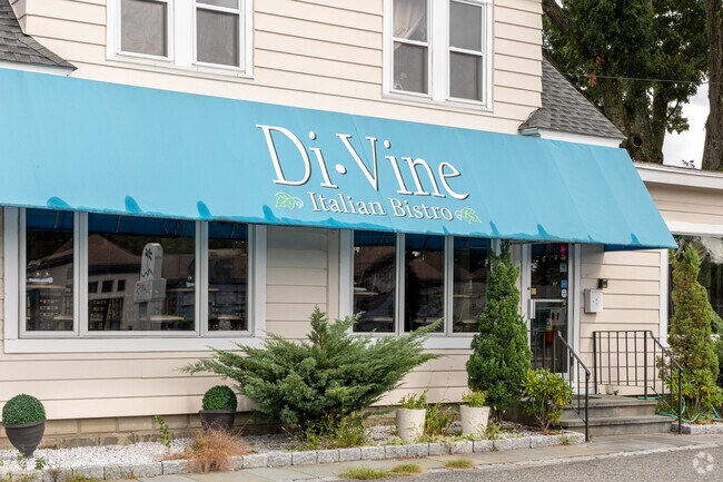 The Di-Vine restaurant in the Buttonwoods neighborhood is a popular spot for Italian style fare.