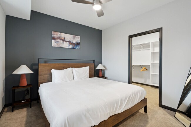 423 E Michigan St unit ID1032099P, Indianapolis, IN 46204 - photo 2