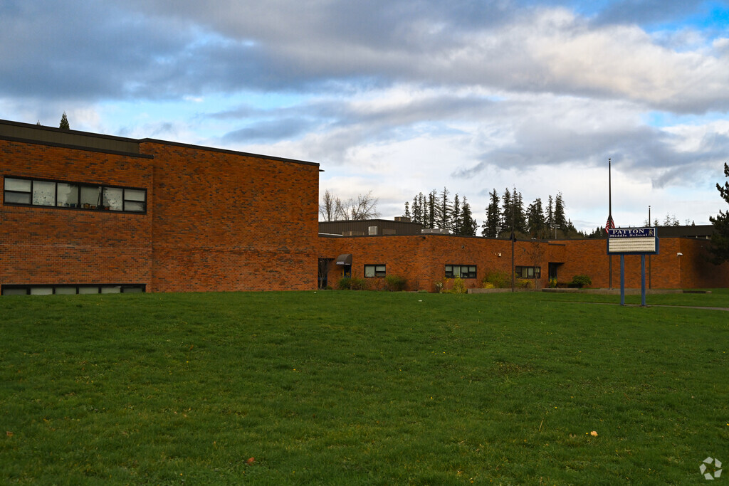 Patton Middle School provides education in 
Yamhill County.