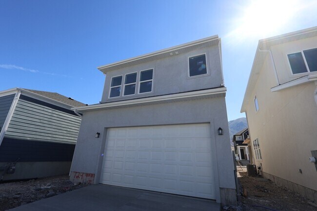 10078 Loblobby Ln, Highland, UT 84003 - photo 3