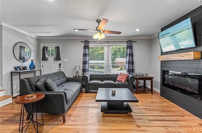 179 Oak Dr SW, Atlanta, GA 30354 - photo 3