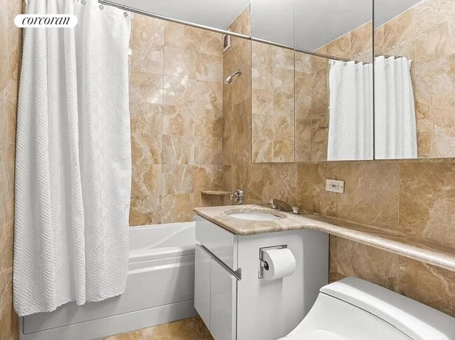 150 E 57th St, New York, NY 10022 - photo 2